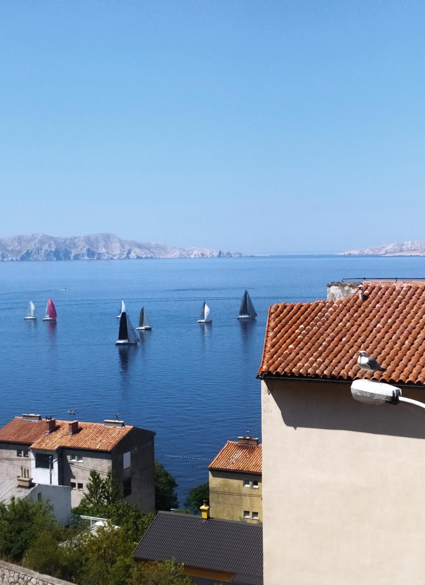 Novouredeni Stan S Balkonom I Pogledom Na More Senj  Eksteriør billede