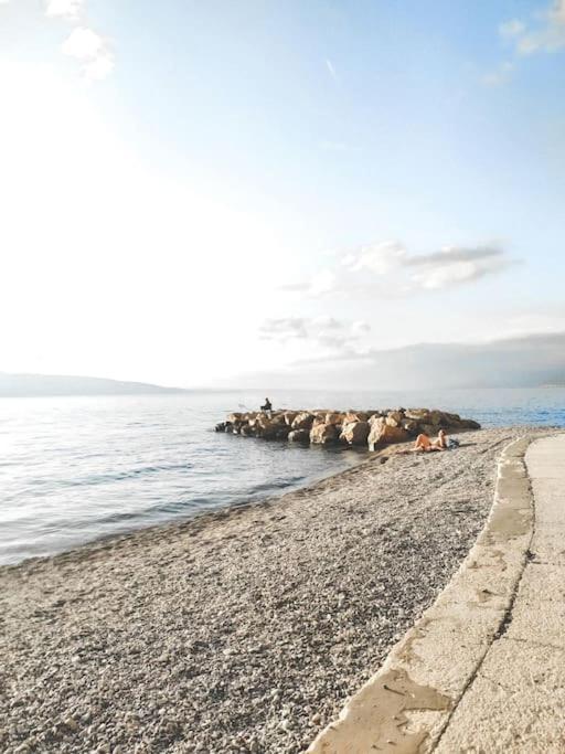 Novouredeni Stan S Balkonom I Pogledom Na More Senj  Eksteriør billede