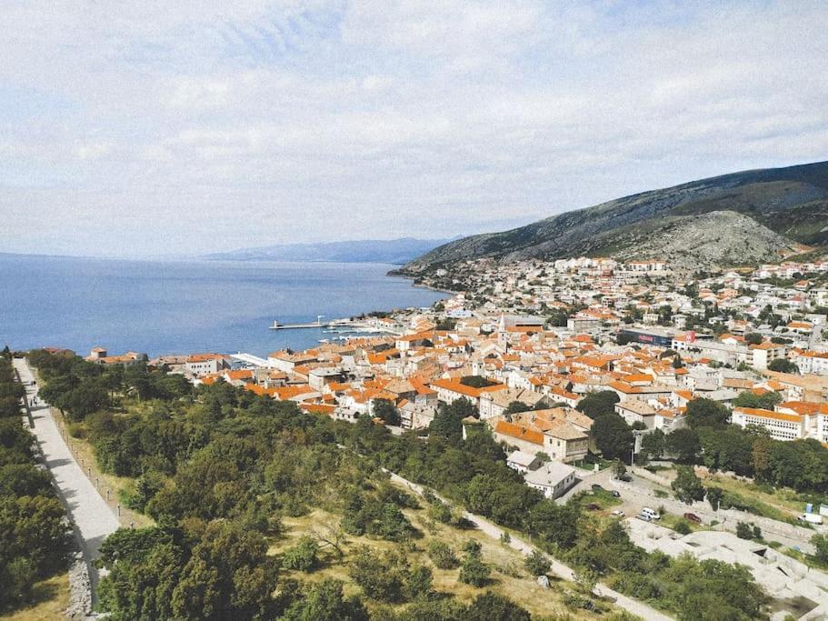 Novouredeni Stan S Balkonom I Pogledom Na More Senj  Eksteriør billede