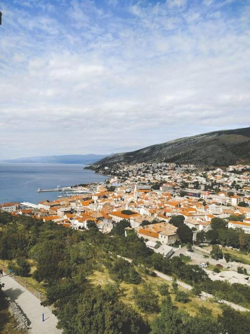 Novouredeni Stan S Balkonom I Pogledom Na More Senj  Eksteriør billede